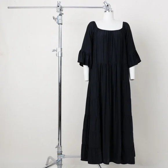 Elegant Black Maxi Dress - Picture 4 of 6